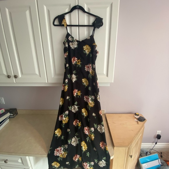 Floral Maxi Dress - Picture 4 of 10